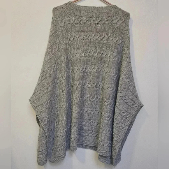 COCOGIO MADE IN ITALY GRAY CABLE KNIT PONCHO ONE SIZE  ACRYLIC/WOOL/VISCOSE NWT - Picture 8 of 8